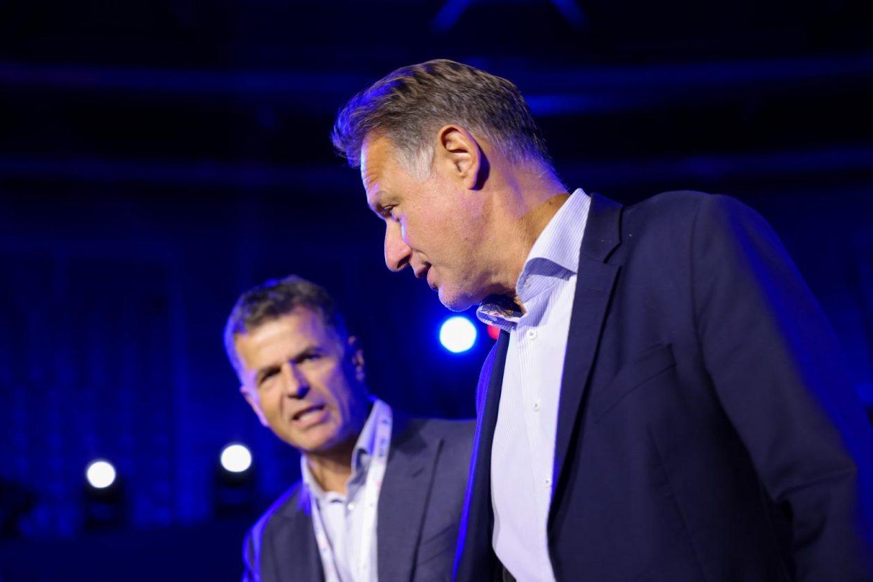 Europsko ekipno prvenstvo u stolnom tenisu, MT finale: Rumunjska – Francuska Europsko ekipno prvenstvo u stolnom tenisu, MT finale: Rumunjska – Francuska