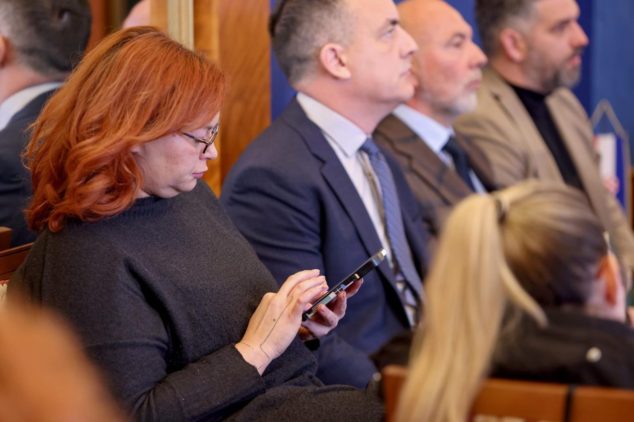 Zadar: Konferencija za novinare u Maloj vijećnici Grada Zadra