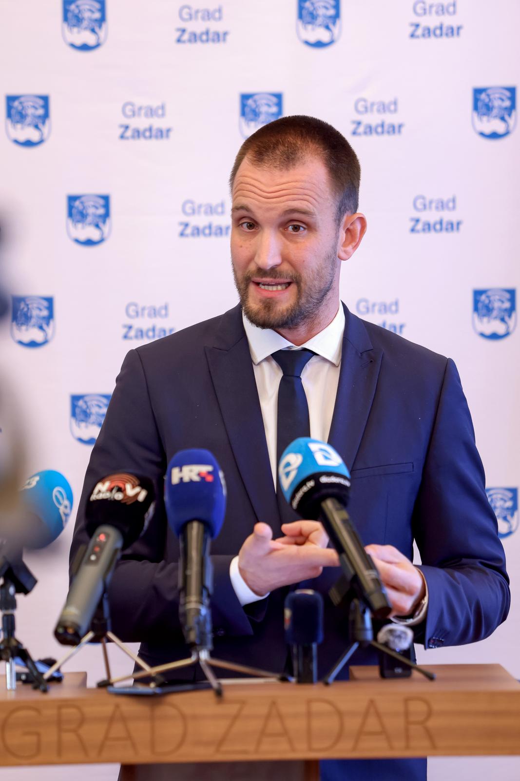 Zadar: Konferencija za novinare u Maloj vijećnici Grada Zadra