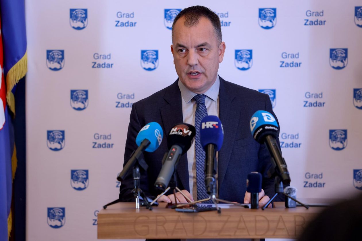Zadar: Konferencija za novinare u Maloj vijećnici Grada Zadra
