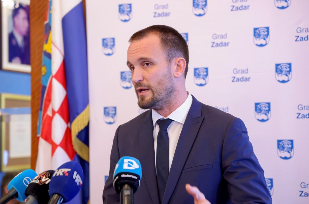 Zadar: Konferencija za novinare u Maloj vijećnici Grada Zadra