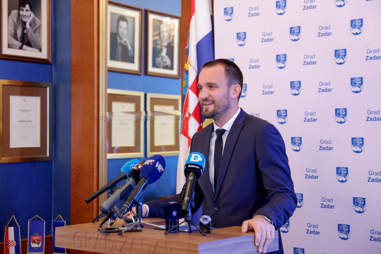 Zadar: Konferencija za novinare u Maloj vijećnici Grada Zadra