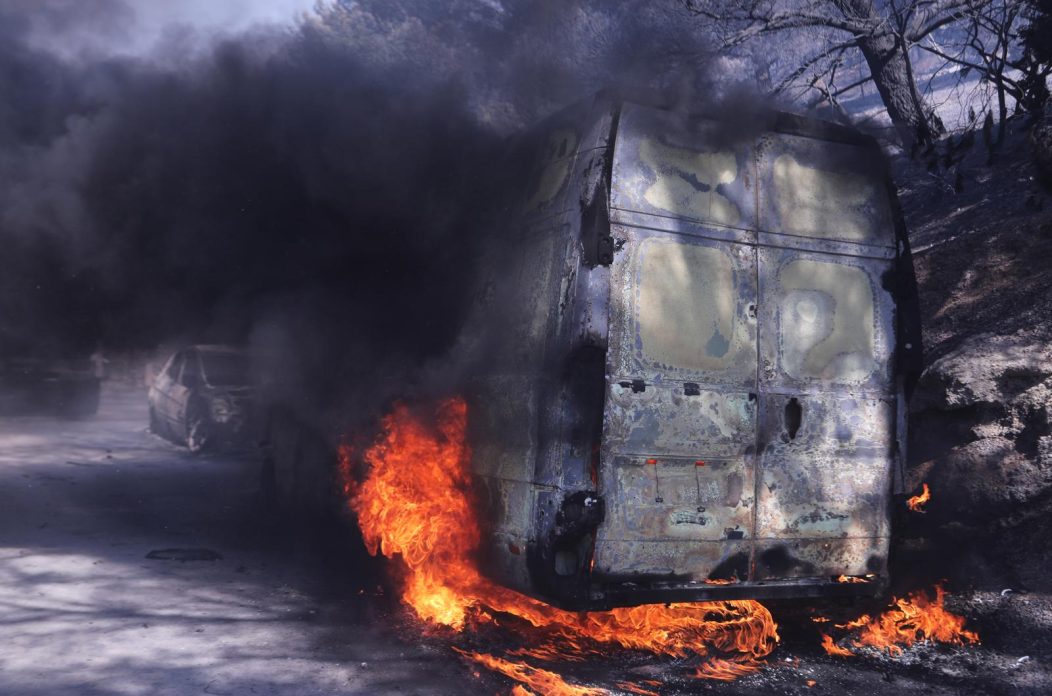 Pisak: Kombi zahvatio plamen tijekom požara Pisak: Kombi zahvatio plamen tijekom požara