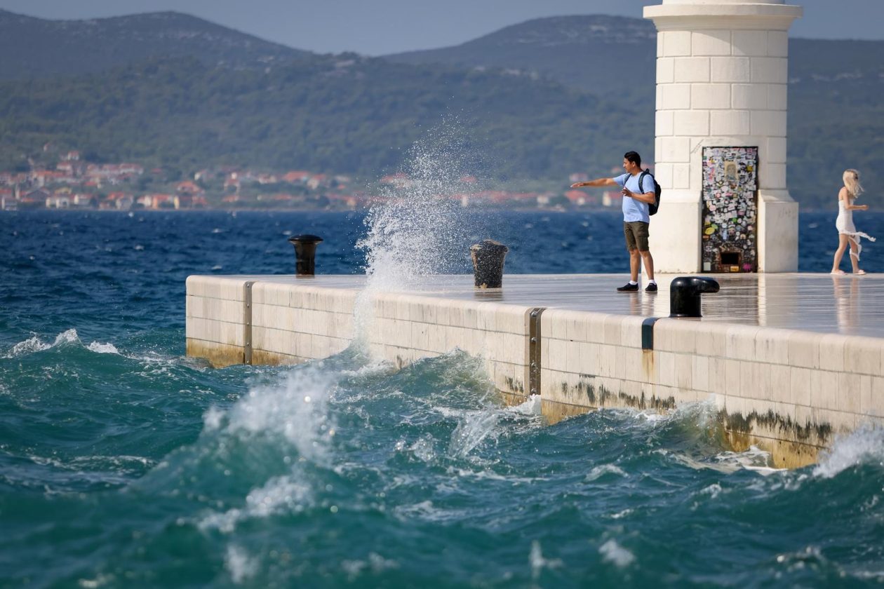Jugo na zadarskoj rivi Jugo na zadarskoj rivi