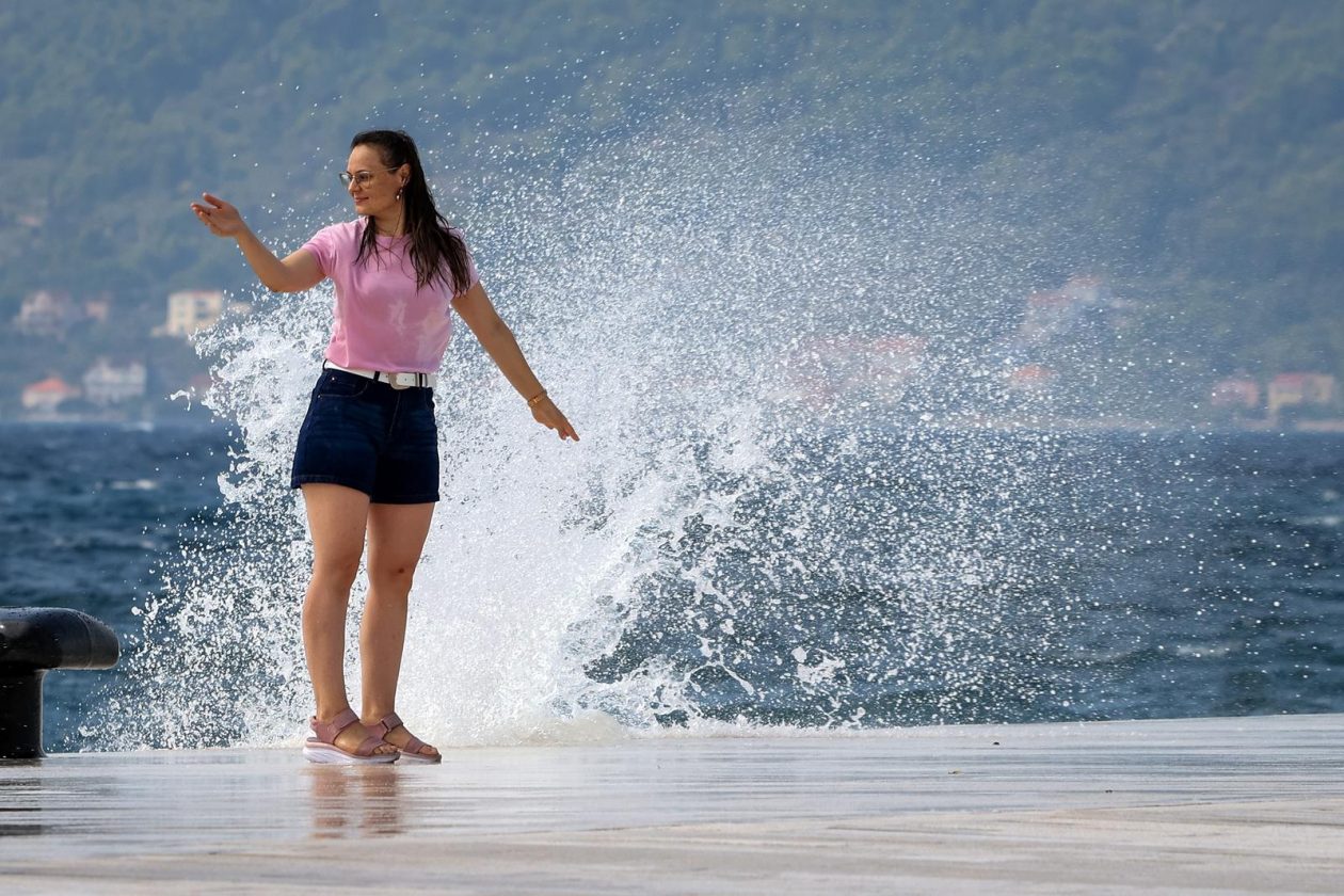 Jugo na zadarskoj rivi Jugo na zadarskoj rivi