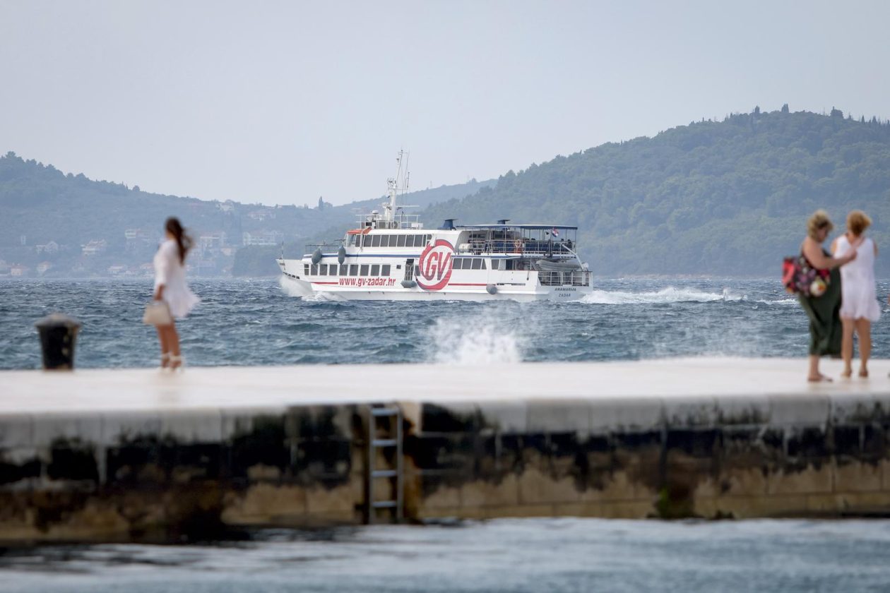 Jugo na zadarskoj rivi Jugo na zadarskoj rivi