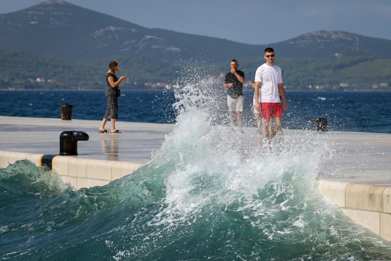 Jugo na zadarskoj rivi Jugo na zadarskoj rivi
