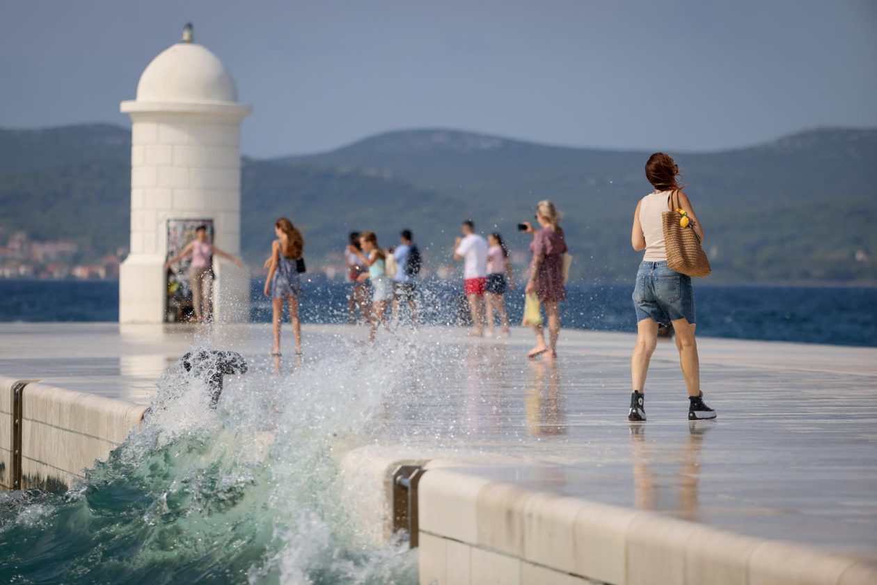 Jugo na zadarskoj rivi Jugo na zadarskoj rivi