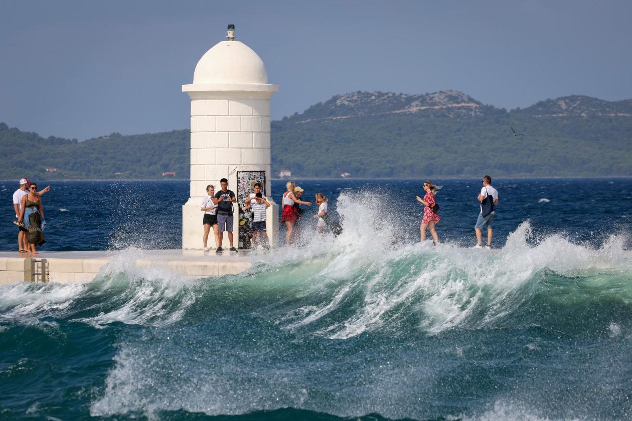 Jugo na zadarskoj rivi Jugo na zadarskoj rivi