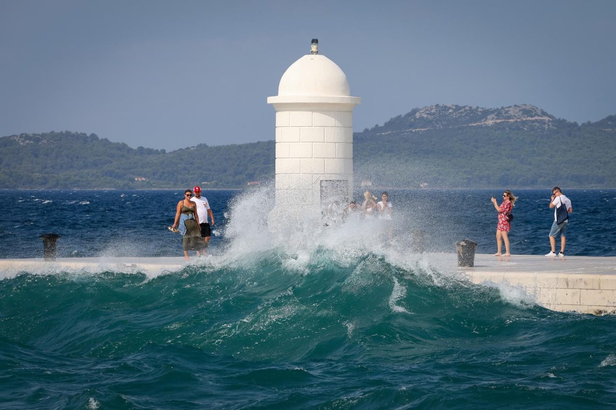 Jugo na zadarskoj rivi Jugo na zadarskoj rivi