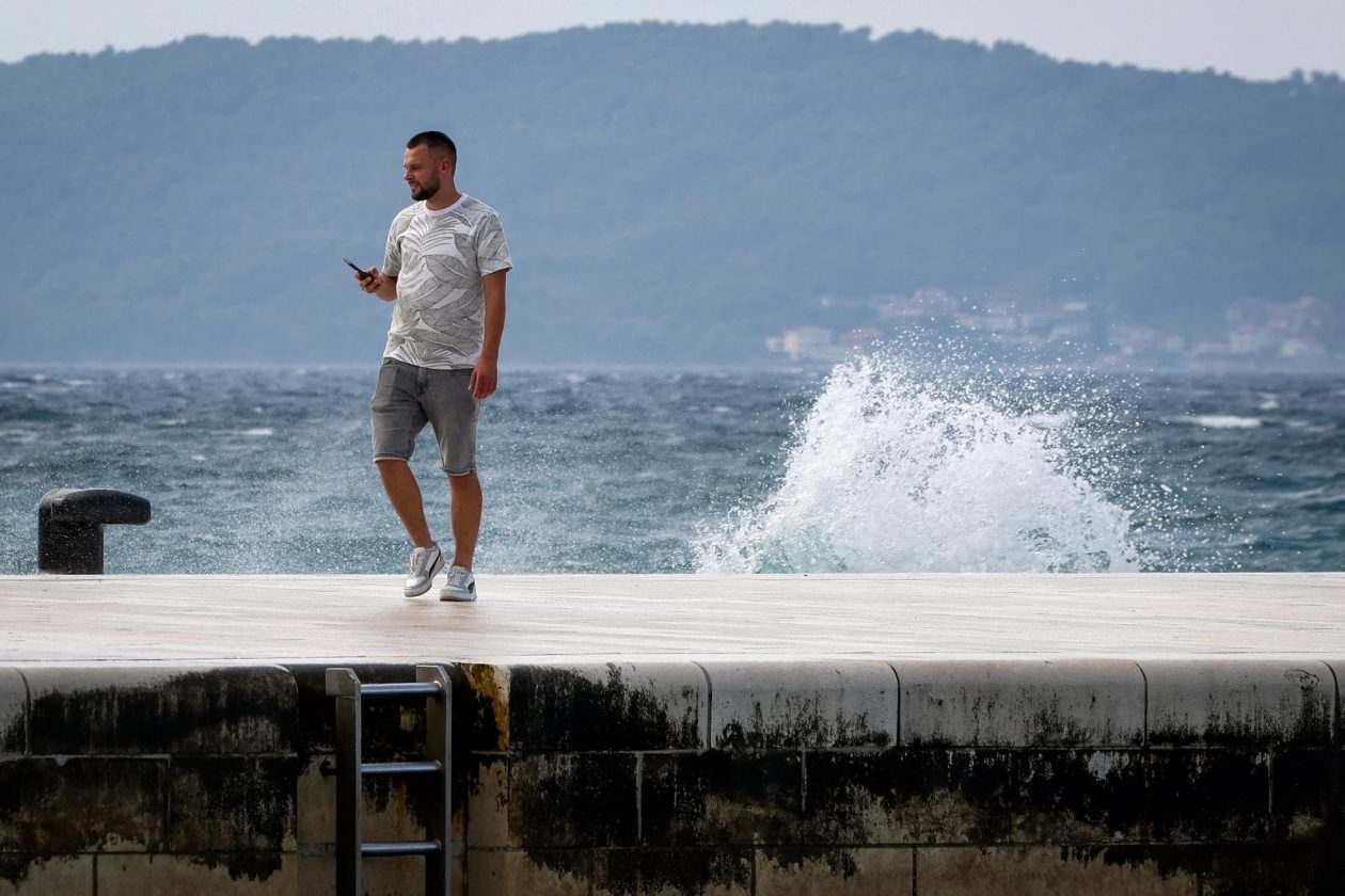 Jugo na zadarskoj rivi Jugo na zadarskoj rivi