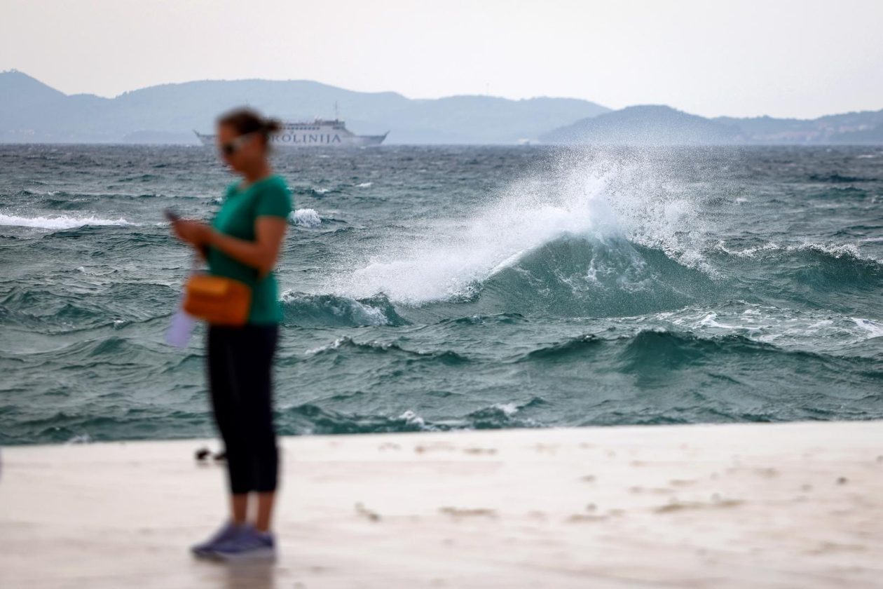 Jugo na zadarskoj rivi Jugo na zadarskoj rivi