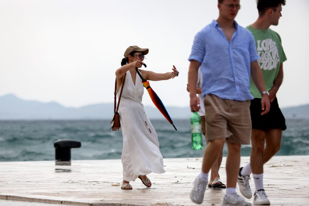 Jugo na zadarskoj rivi Jugo na zadarskoj rivi