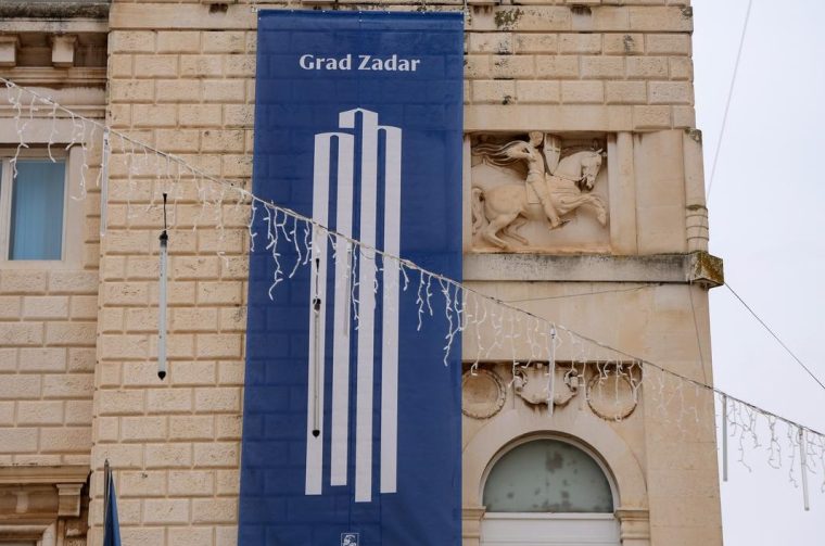 PXL_211125_142213505 PXL_211125_142213505