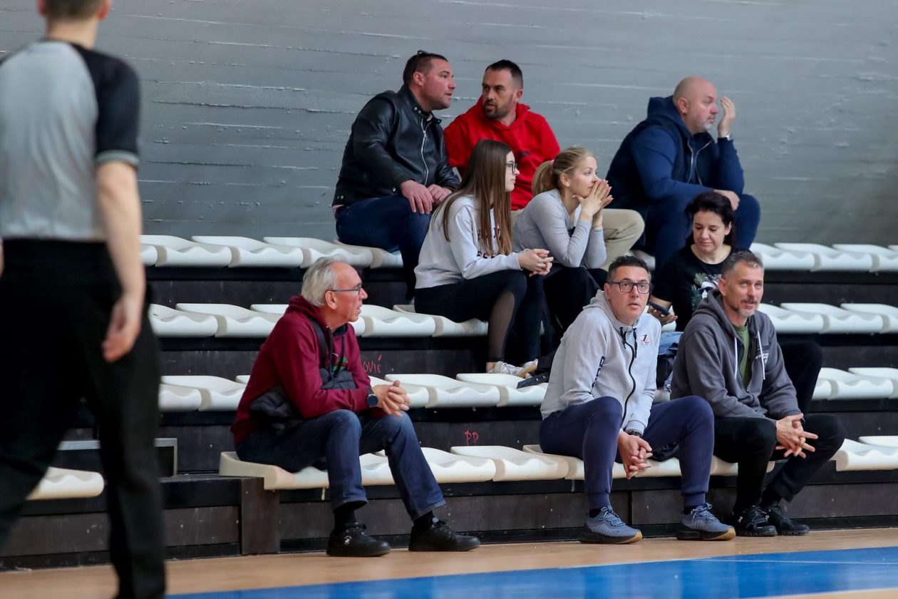 Zagreb i Kostrena odigrali drugu utakmicu finala Hrvatske lige košarke u kolicima Zagreb i Kostrena odigrali drugu utakmicu finala Hrvatske lige košarke u kolicima