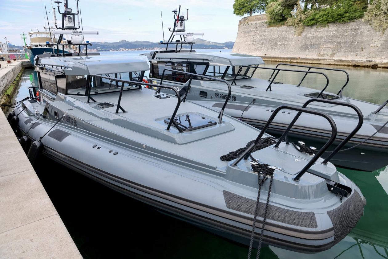 Predano plovilo Shadow patrol 47