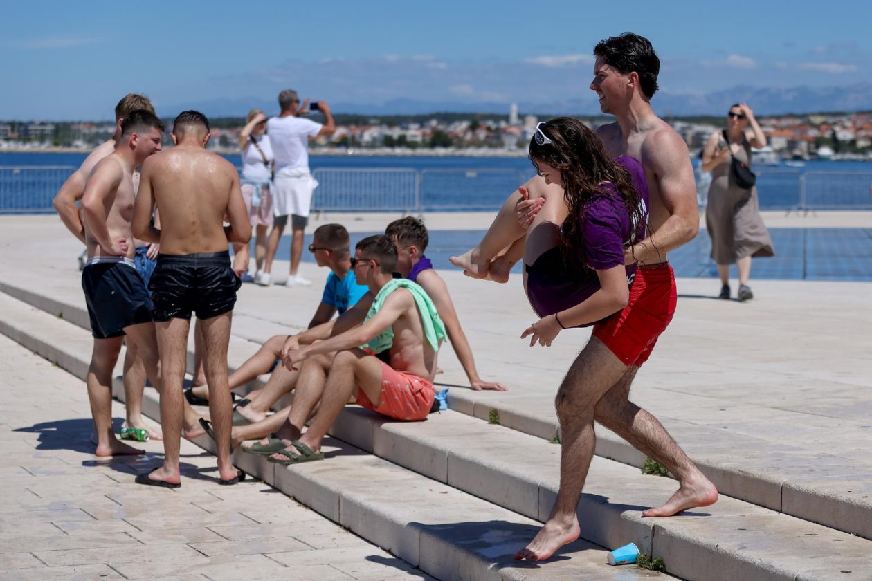 Zadar: Zadarski maturanti obilježavaju posljednji dan srednjoškolskog obrazovanja
