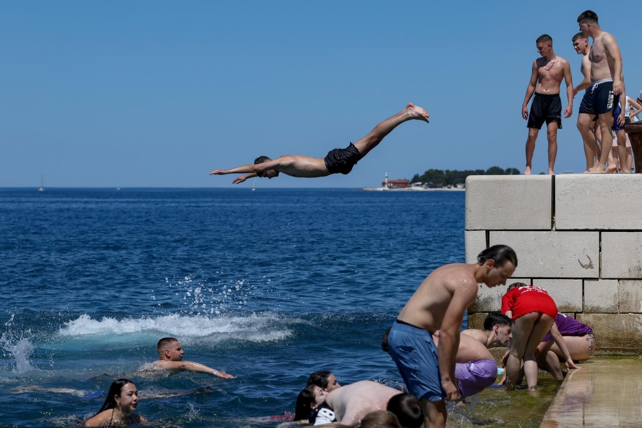 Zadar: Zadarski maturanti obilježavaju posljednji dan srednjoškolskog obrazovanja