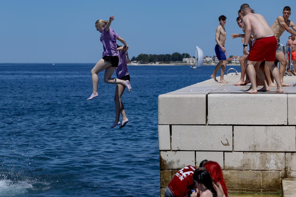 Zadar: Zadarski maturanti obilježavaju posljednji dan srednjoškolskog obrazovanja