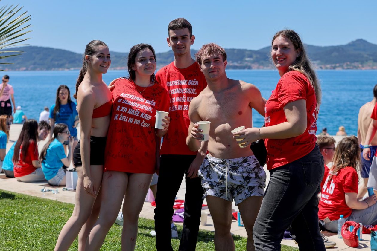 Zadar: Zadarski maturanti obilježavaju posljednji dan srednjoškolskog obrazovanja