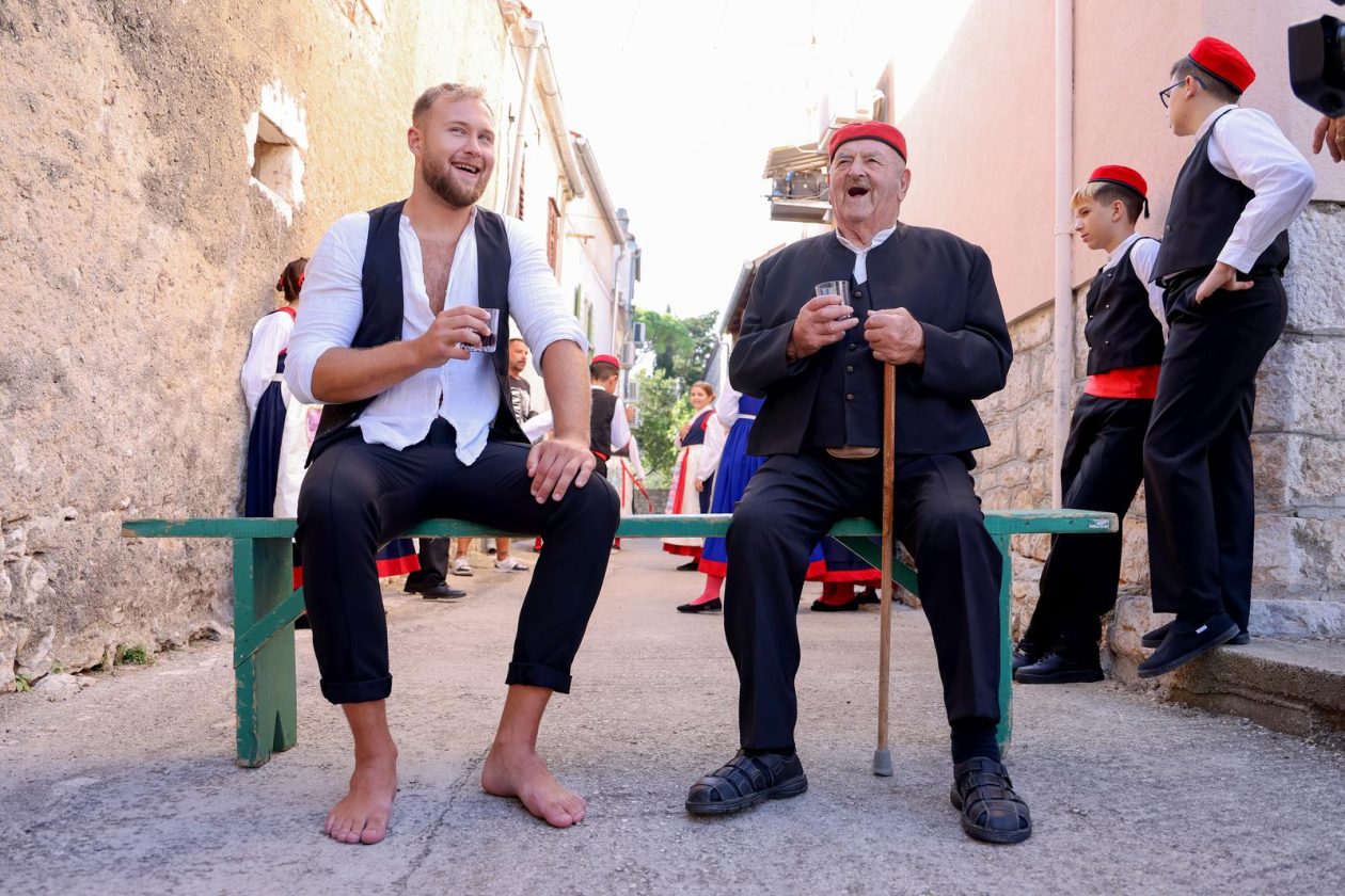 Hrvatska vaterpolo reprezentacija snimila kalendar u Sv. Filip i Jakovu