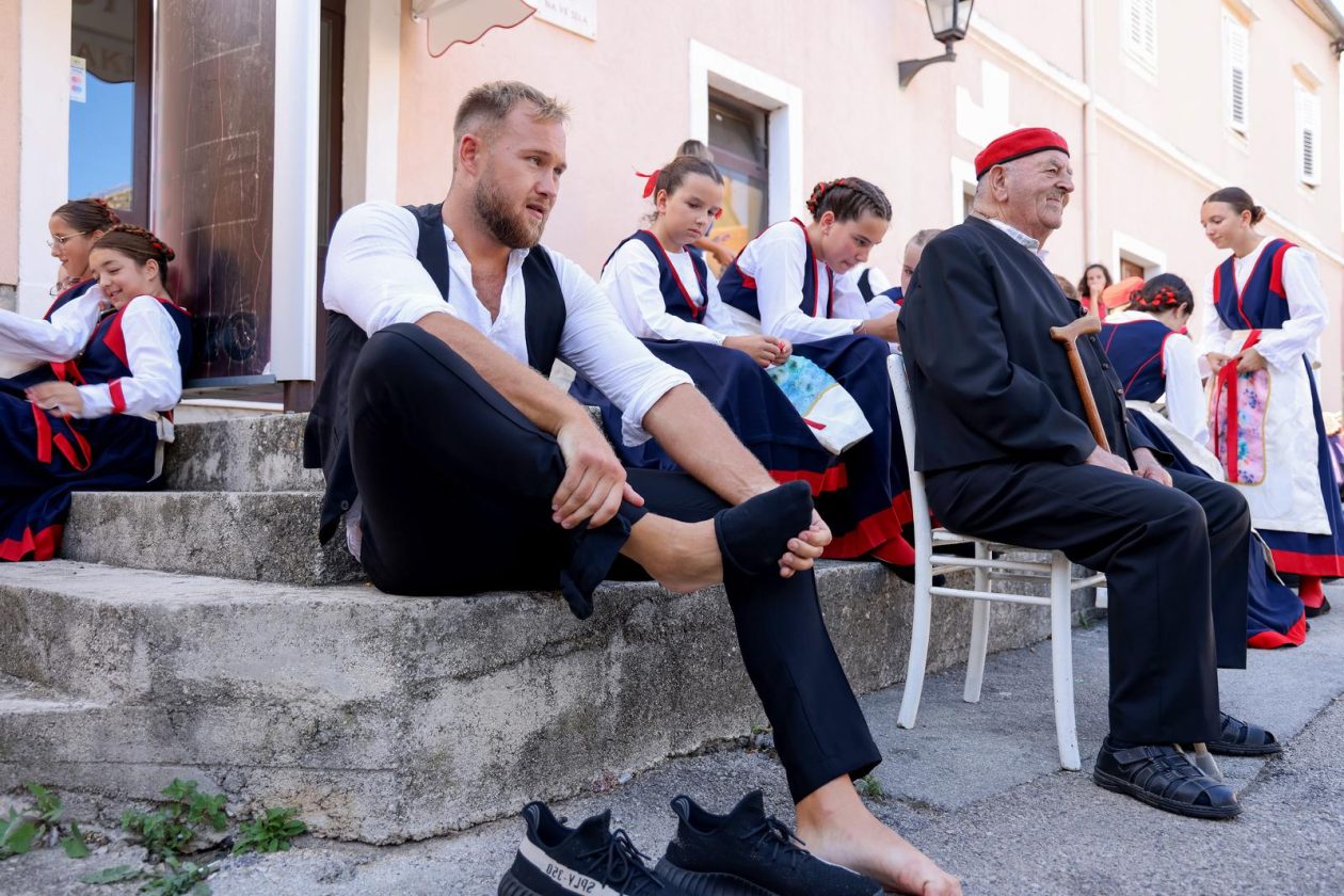 Hrvatska vaterpolo reprezentacija snimila kalendar u Sv. Filip i Jakovu