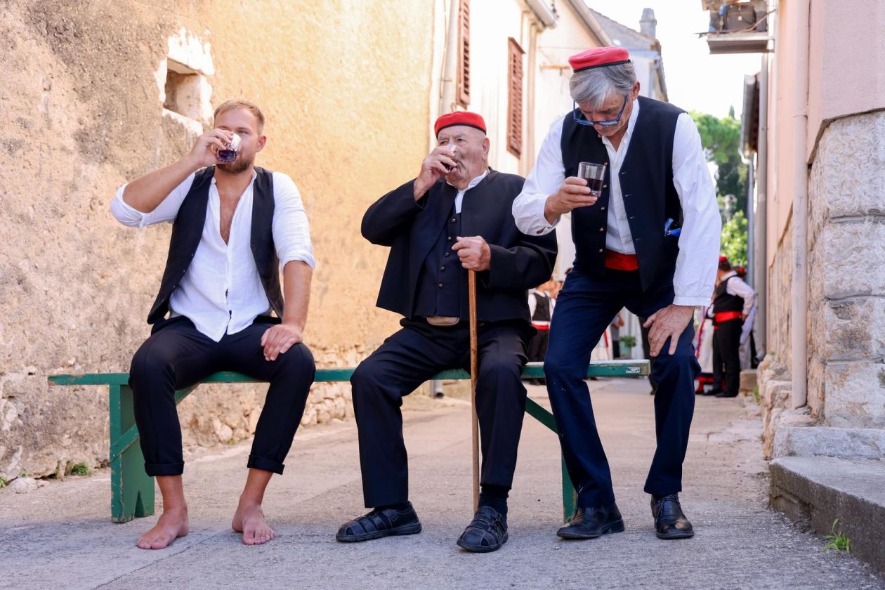 Hrvatska vaterpolo reprezentacija snimila kalendar u Sv. Filip i Jakovu