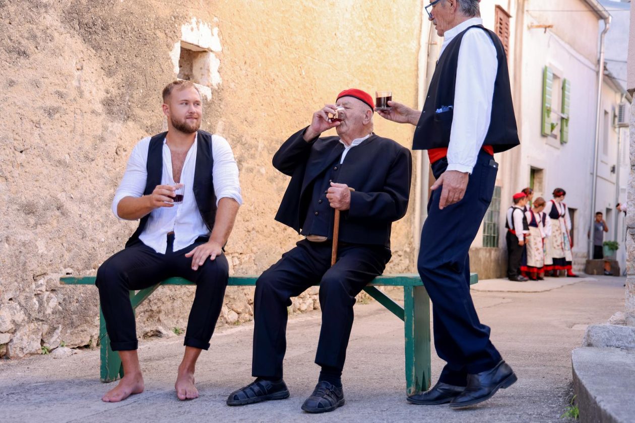 Hrvatska vaterpolo reprezentacija snimila kalendar u Sv. Filip i Jakovu