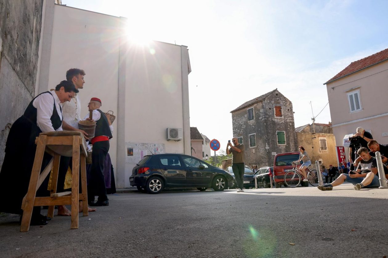 Hrvatska vaterpolo reprezentacija snimila kalendar u Sv. Filip i Jakovu