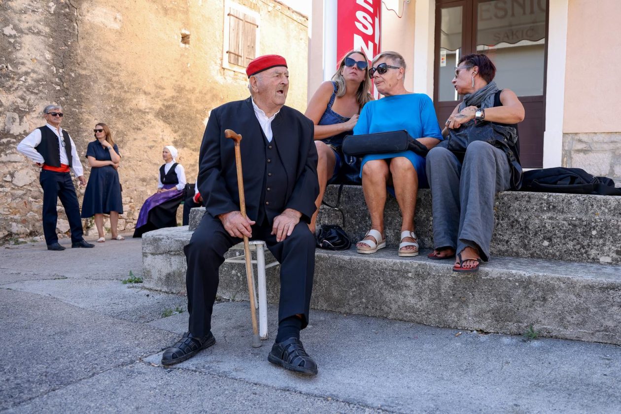 Hrvatska vaterpolo reprezentacija snimila kalendar u Sv. Filip i Jakovu