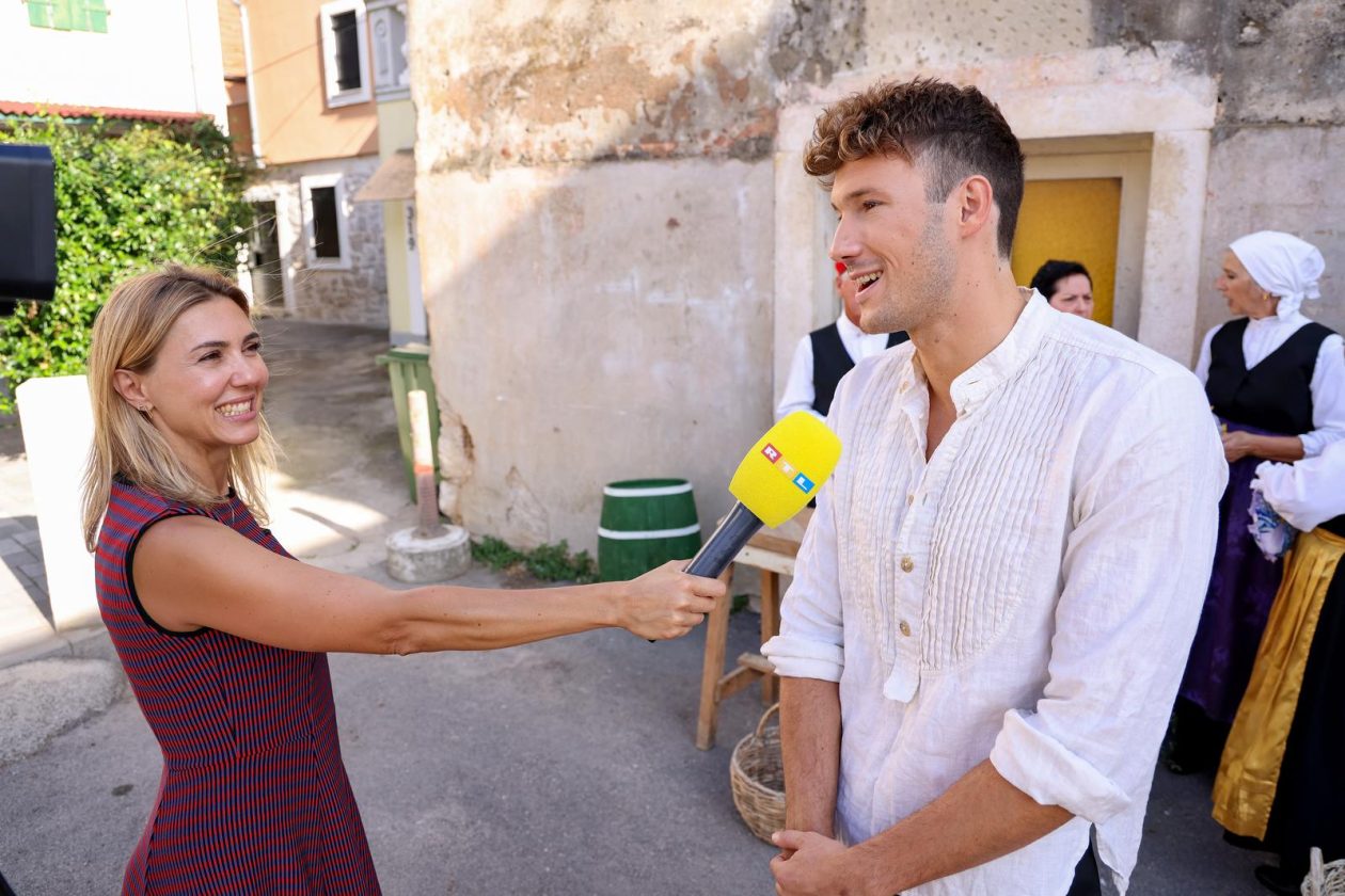 Hrvatska vaterpolo reprezentacija snimila kalendar u Sv. Filip i Jakovu