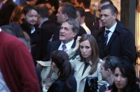 U svečanom ozračju, okružen obitelji, prijateljima i brojnim uglednicima, Ante Kalmeta, tada 25-godišnji sin zadarskog gradonačelnika i bivšeg ministra Božidara Kalmete, izrekao je sudbonosno „da“ svojoj odabranici