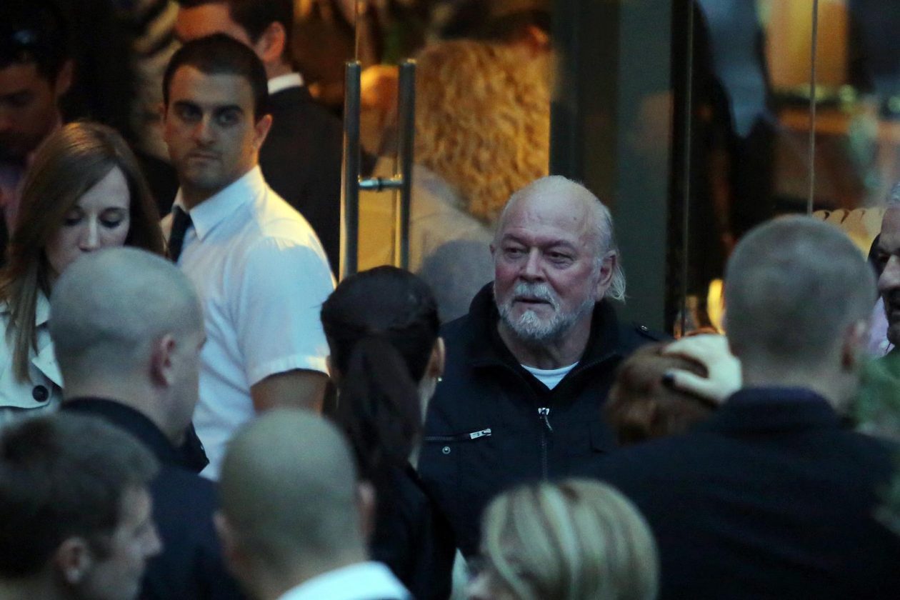 U svečanom ozračju, okružen obitelji, prijateljima i brojnim uglednicima, Ante Kalmeta, tada 25-godišnji sin zadarskog gradonačelnika i bivšeg ministra Božidara Kalmete, izrekao je sudbonosno „da“ svojoj odabranici