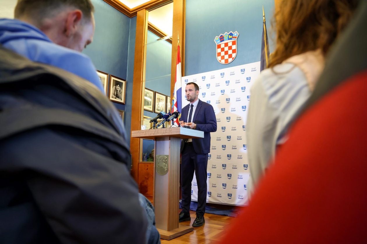 Zadar: Konferencija za novinare na temu izmjena i dopuna Prostornog plana Grada Zadra Zadar: Konferencija za novinare na temu izmjena i dopuna Prostornog plana Grada Zadra