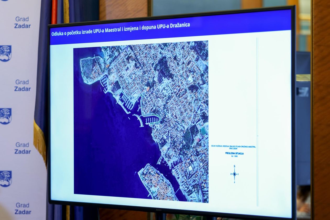 Zadar: Konferencija za novinare na temu izmjena i dopuna Prostornog plana Grada Zadra Zadar: Konferencija za novinare na temu izmjena i dopuna Prostornog plana Grada Zadra