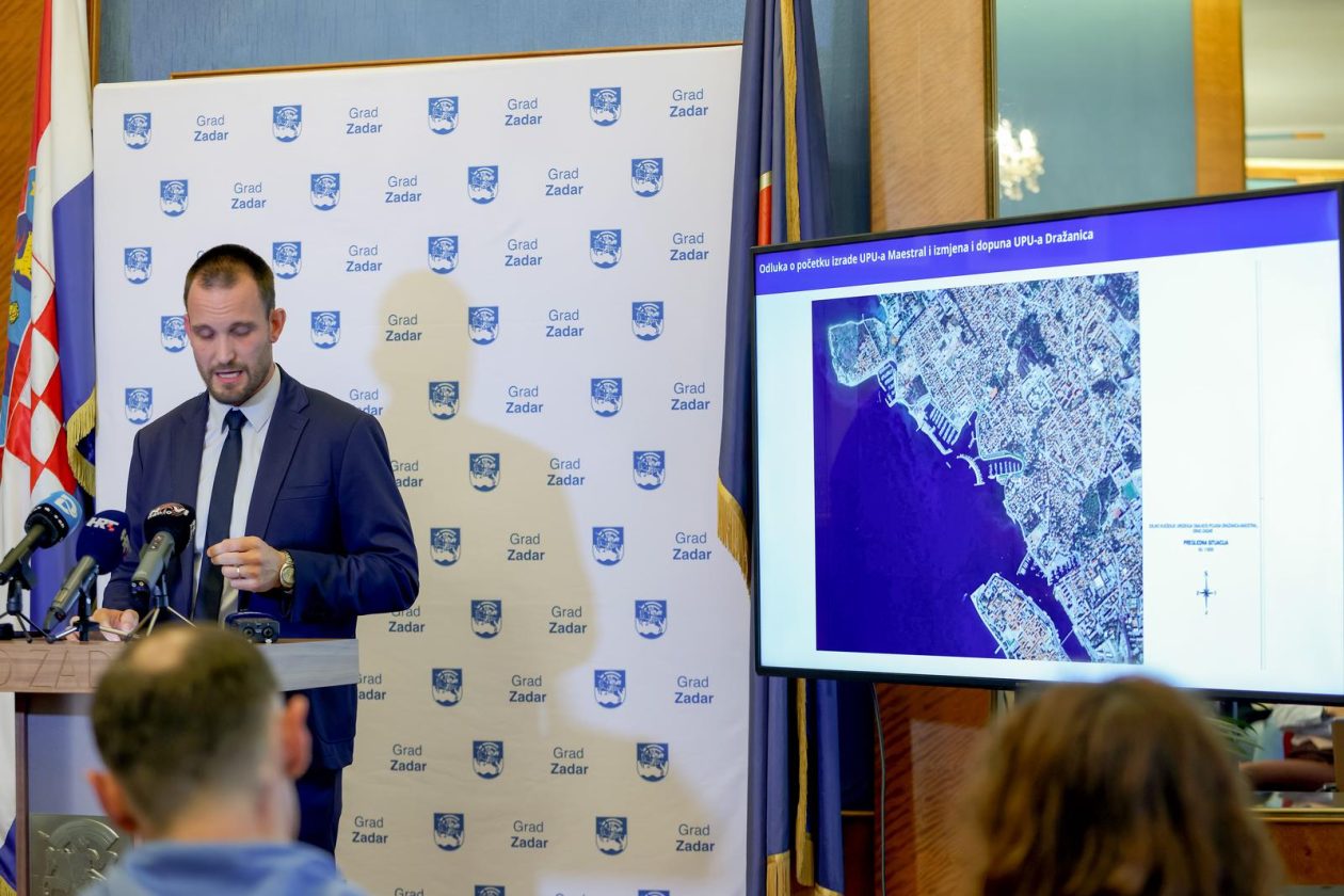 Zadar: Konferencija za novinare na temu izmjena i dopuna Prostornog plana Grada Zadra Zadar: Konferencija za novinare na temu izmjena i dopuna Prostornog plana Grada Zadra