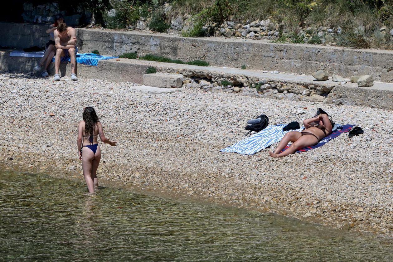 Zadar: Sve je više kupača na zadarskim plažama