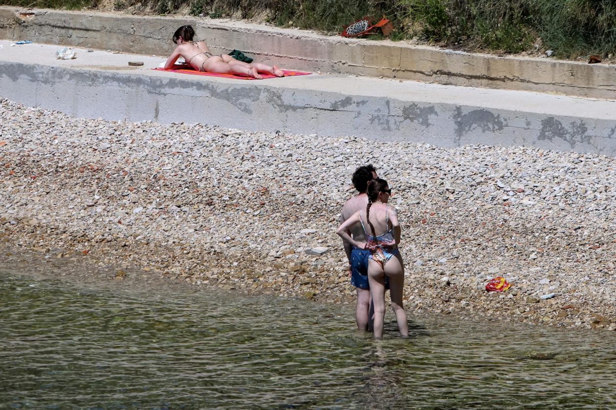 Zadar: Sve je više kupača na zadarskim plažama