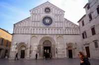 [FOTO] Zadarski nadbiskup Milan Zgrablić predvodio je svečano Božićno misno slavlje