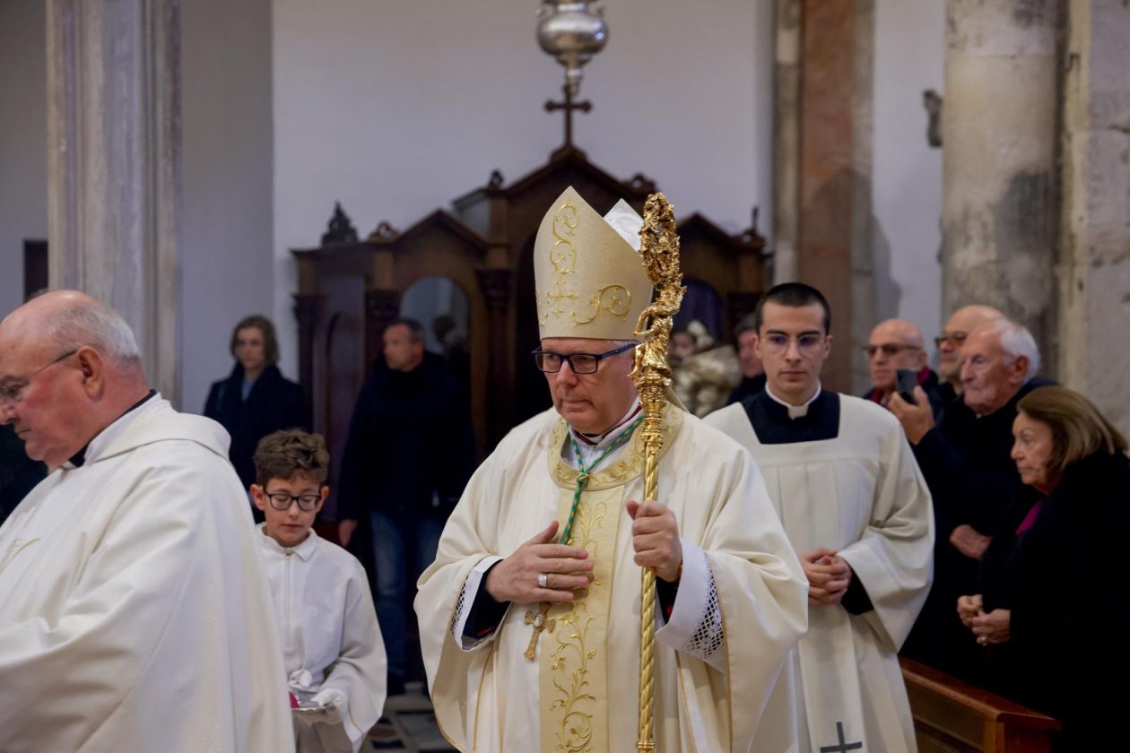 [FOTO] Zadarski nadbiskup Milan Zgrablić predvodio je svečano Božićno misno slavlje