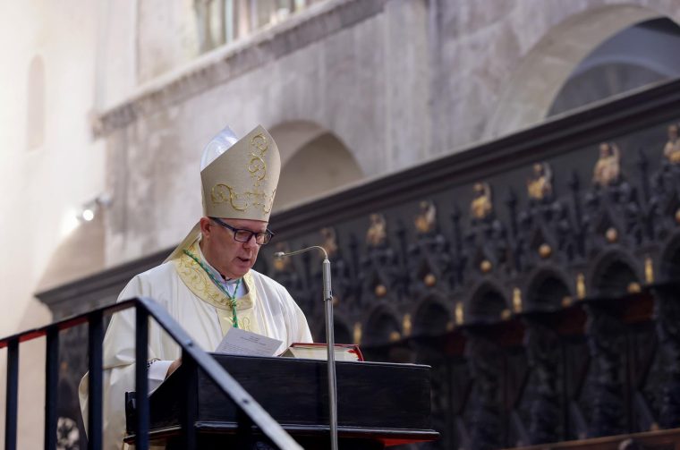 [FOTO] Zadarski nadbiskup Milan Zgrablić predvodio je svečano Božićno misno slavlje