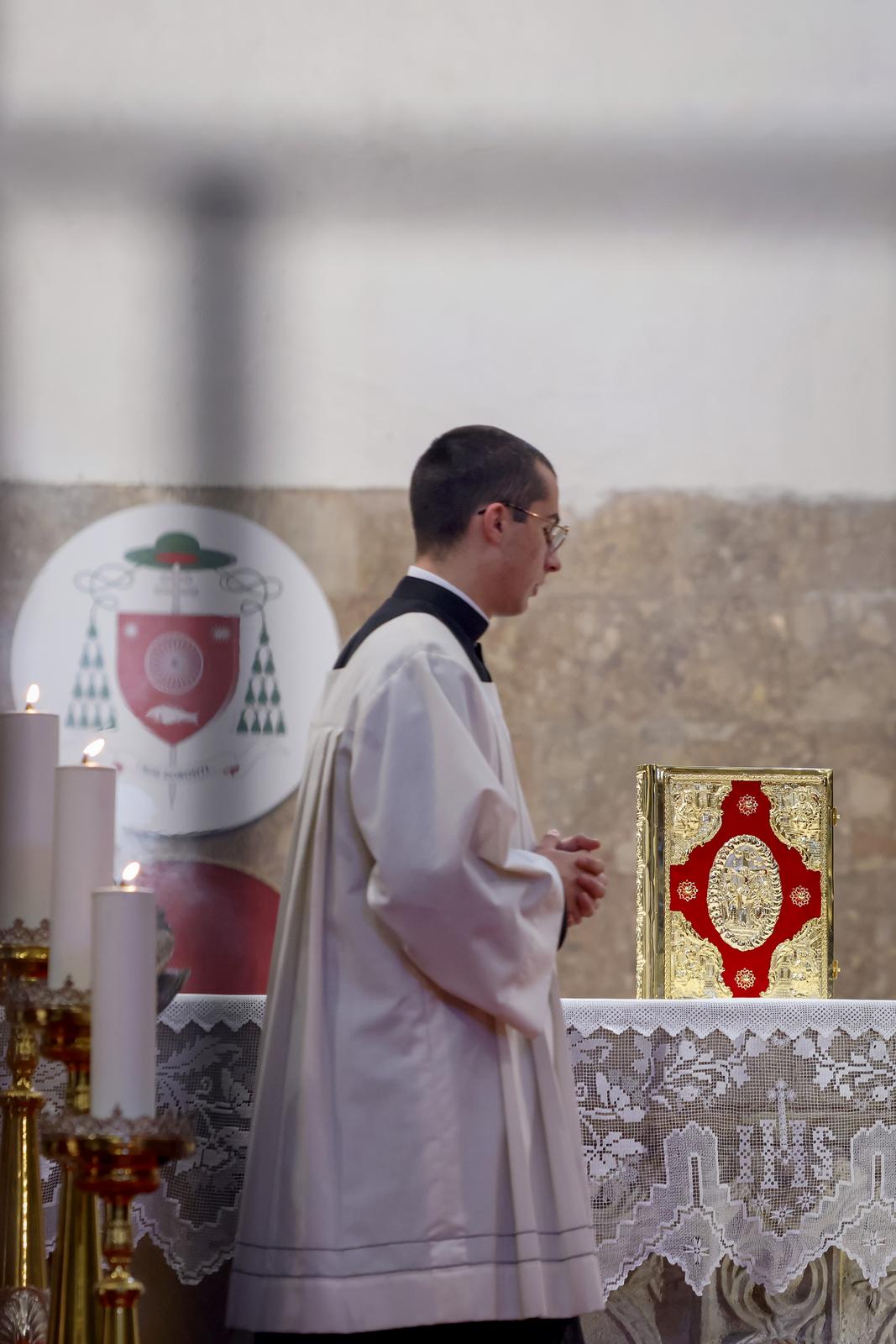 [FOTO] Zadarski nadbiskup Milan Zgrablić predvodio je svečano Božićno misno slavlje