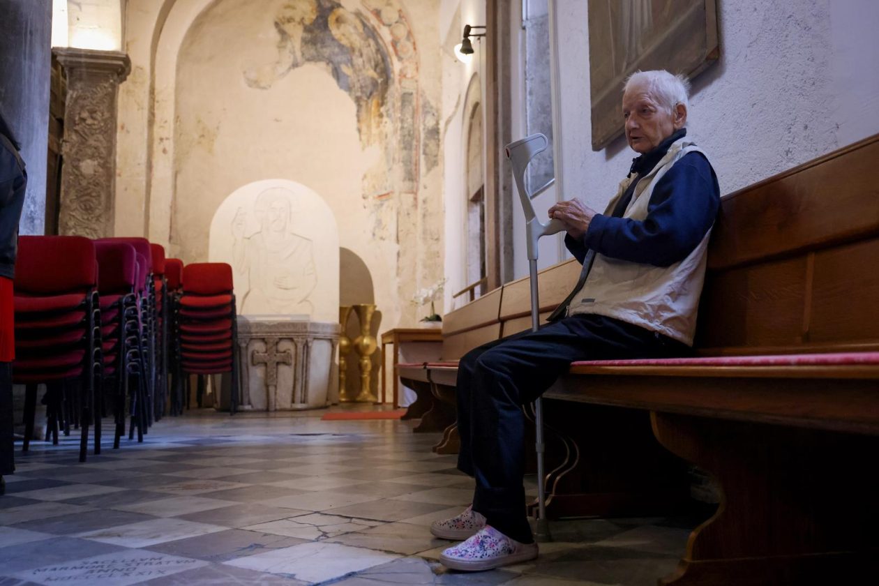 [FOTO] Zadarski nadbiskup Milan Zgrablić predvodio je svečano Božićno misno slavlje