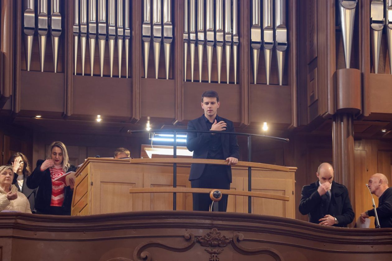 [FOTO] Zadarski nadbiskup Milan Zgrablić predvodio je svečano Božićno misno slavlje