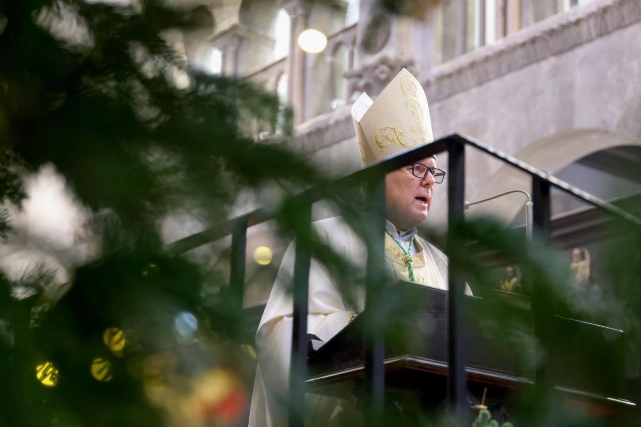 [FOTO] Zadarski nadbiskup Milan Zgrablić predvodio je svečano Božićno misno slavlje