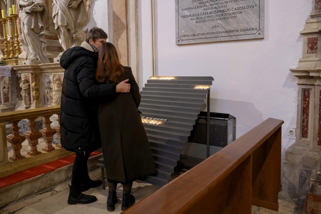 [FOTO] Zadarski nadbiskup Milan Zgrablić predvodio je svečano Božićno misno slavlje