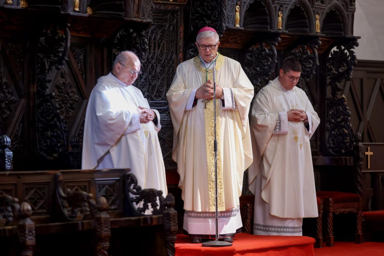 [FOTO] Zadarski nadbiskup Milan Zgrablić predvodio je svečano Božićno misno slavlje