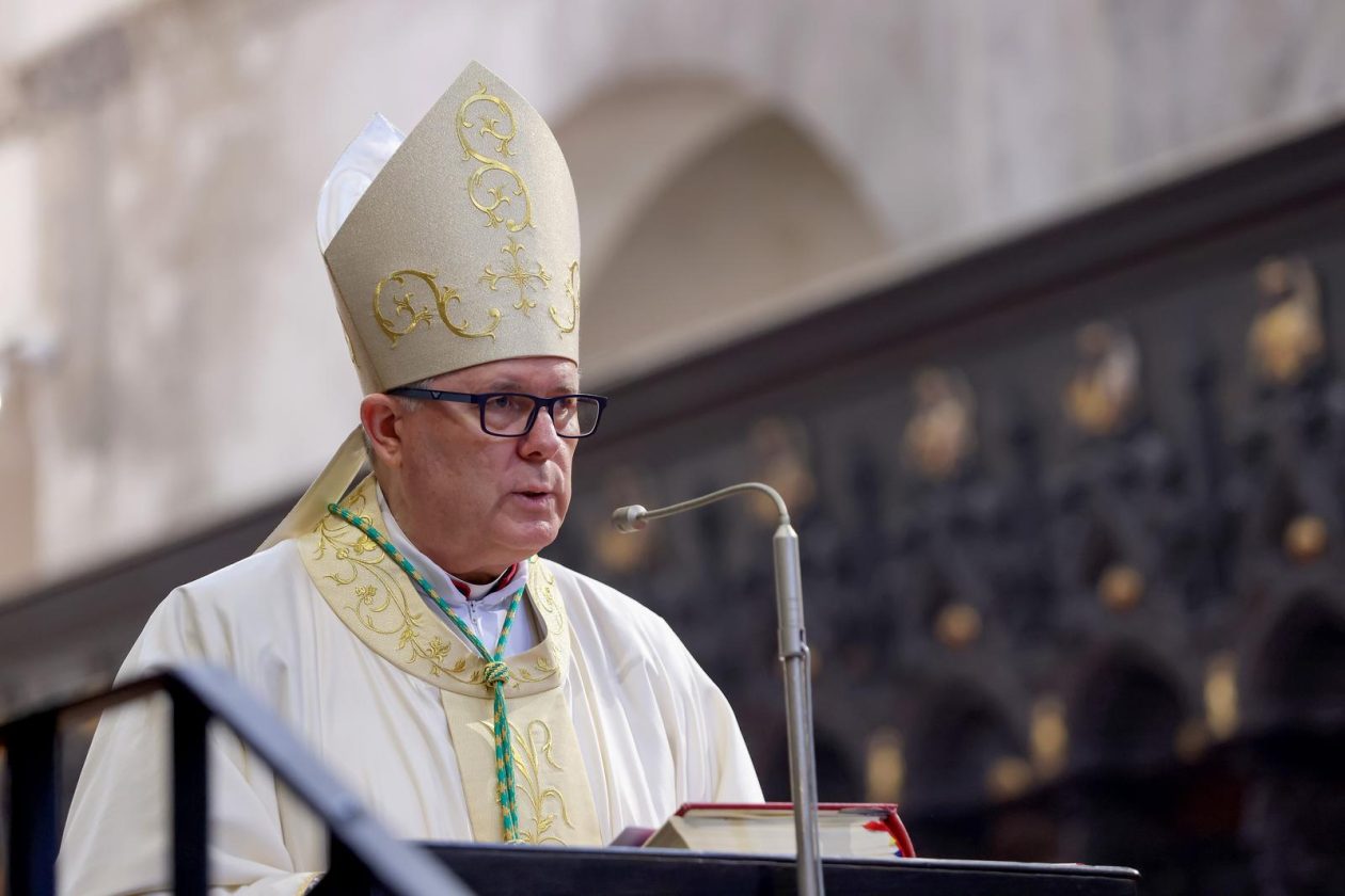 [FOTO] Zadarski nadbiskup Milan Zgrablić predvodio je svečano Božićno misno slavlje