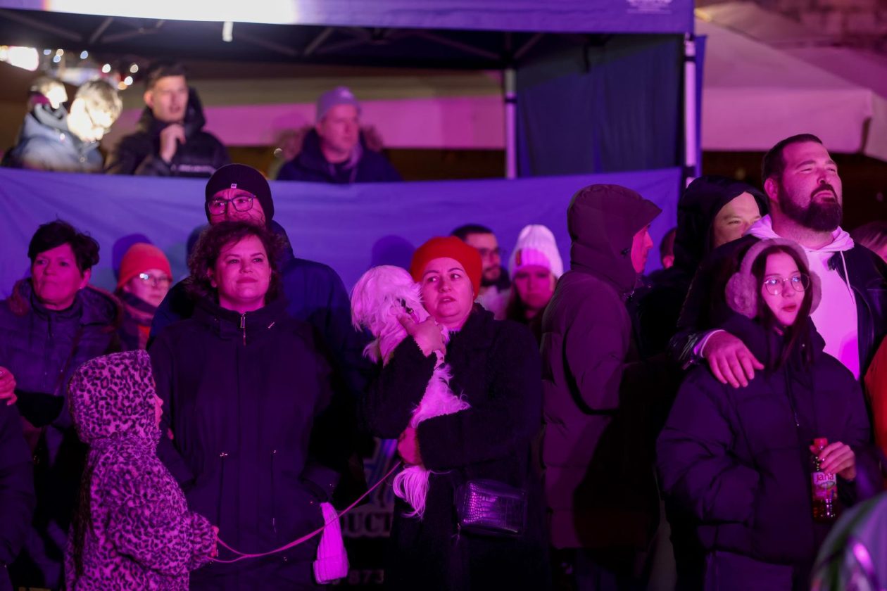 Zadar: Božićni koncert grupe Forum na Adventu u Zadru