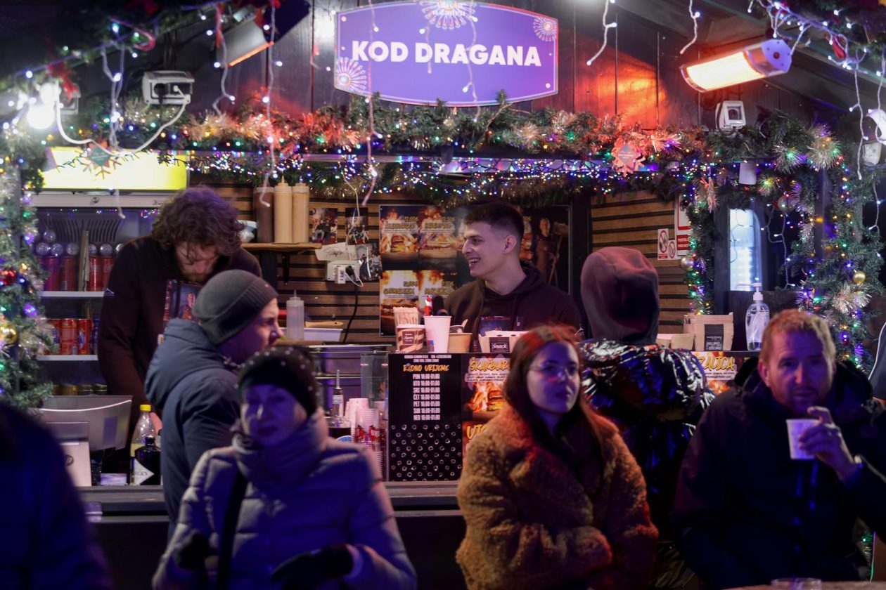 Zadar: Božićni koncert grupe Forum na Adventu u Zadru